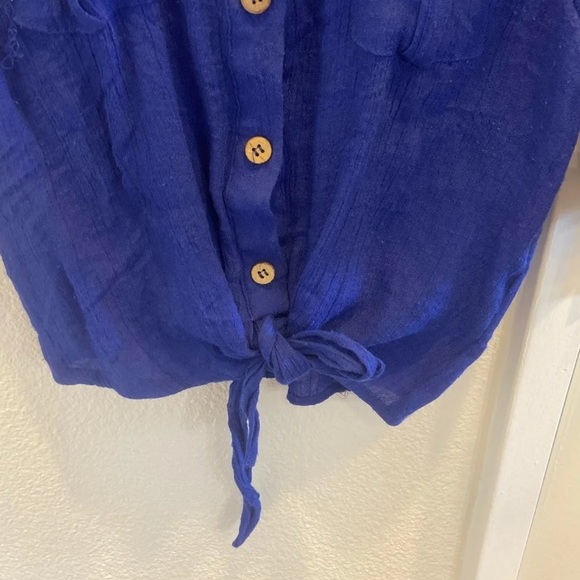 Top - Picture 3 of 5